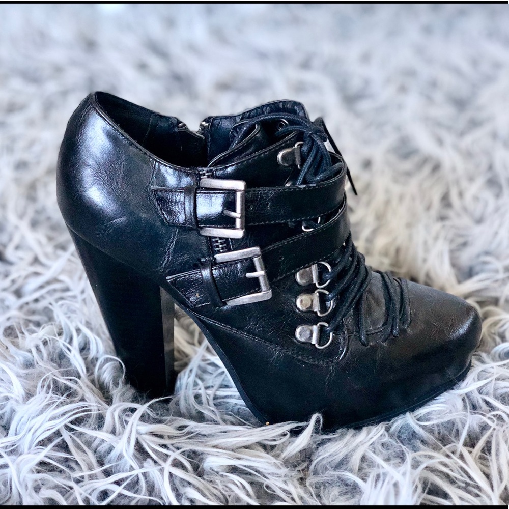 Bamboo Lace up boots